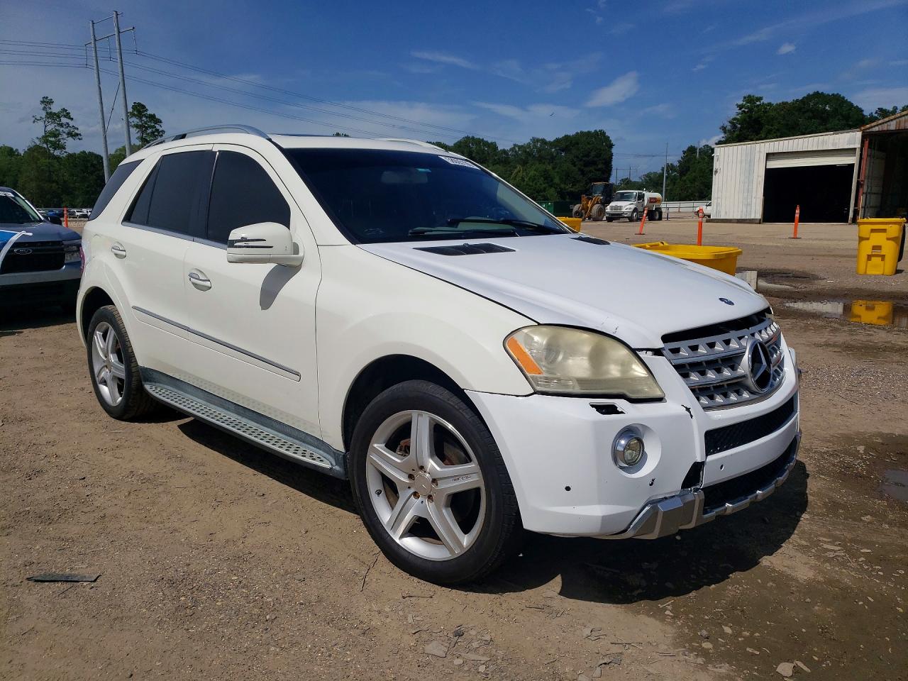 2011 MERCEDES-BENZ ML ML550 4-MATIC