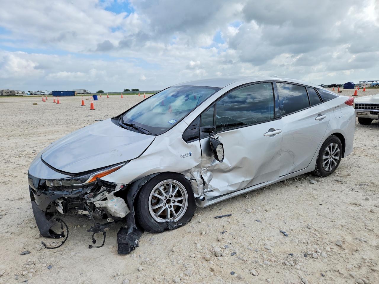 2020 TOYOTA PRIUS — Front 3/4