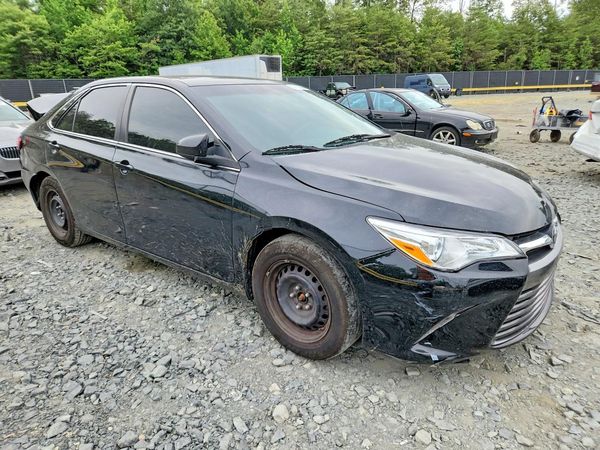 2016 TOYOTA CAMRY — Passenger 3/4