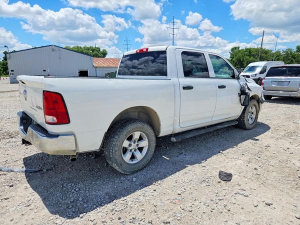 2018 RAM 1500 ST CREW CAB 4X4