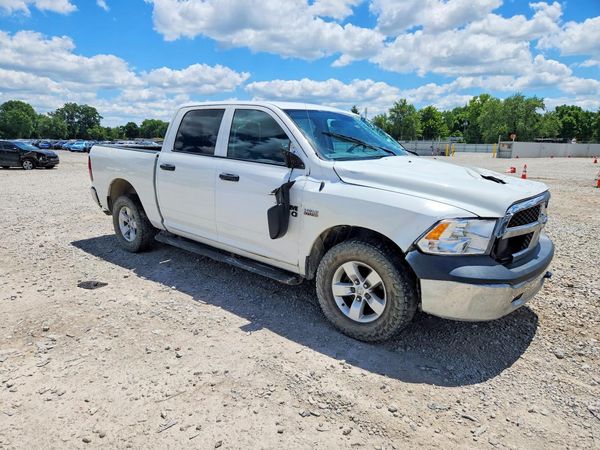2018 RAM 1500 ST CREW CAB 4X4