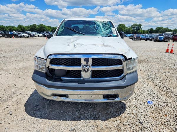 2018 RAM 1500 ST CREW CAB 4X4