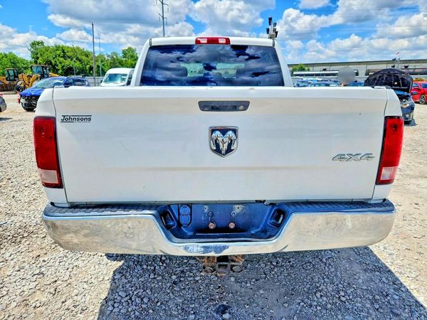 2018 RAM 1500 ST CREW CAB 4X4
