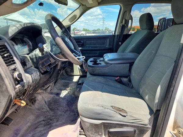 2018 RAM 1500 ST CREW CAB 4X4