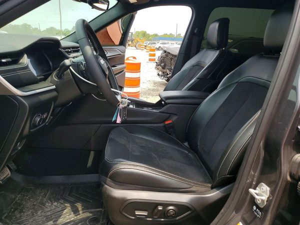 2024 JEEP GRAND CHEROKEE L LAREDO 4X4