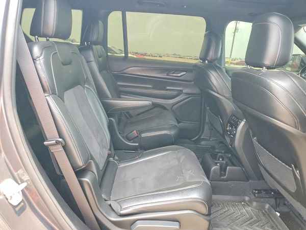 2024 JEEP GRAND CHEROKEE L LAREDO 4X4