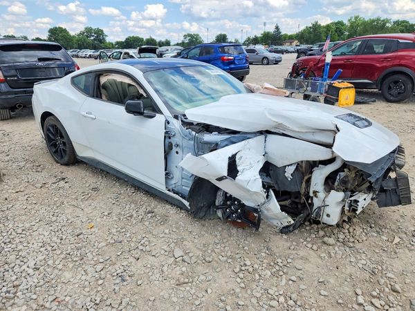 2025 FORD MUSTANG GT — Passenger 3/4