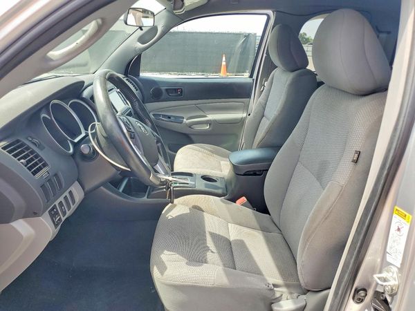 2015 TOYOTA TACOMA Delux Grade