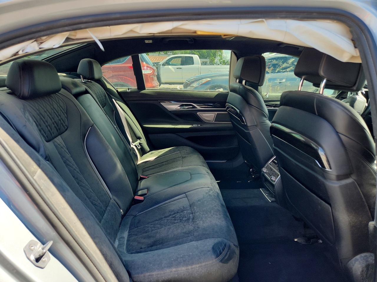 2016 BMW 750 xDrive
