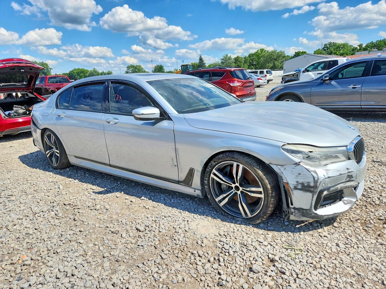 2016 BMW 750 xDrive