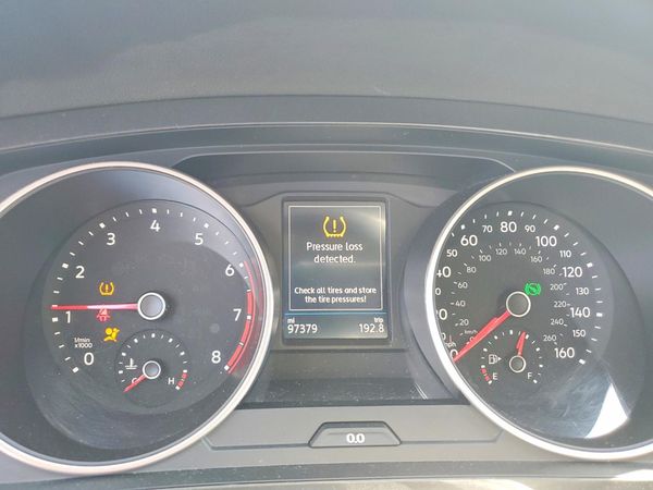 2018 VOLKSWAGEN TIGUAN SE, SEL
