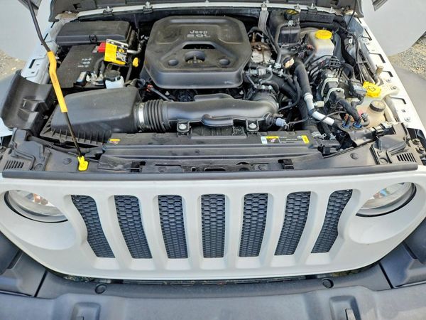 2022 JEEP WRANGLER Unlimited Sport — Engine bay