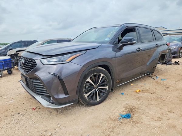 2022 TOYOTA HIGHLANDER