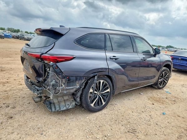 2022 TOYOTA HIGHLANDER