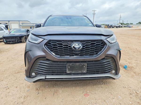 2022 TOYOTA HIGHLANDER
