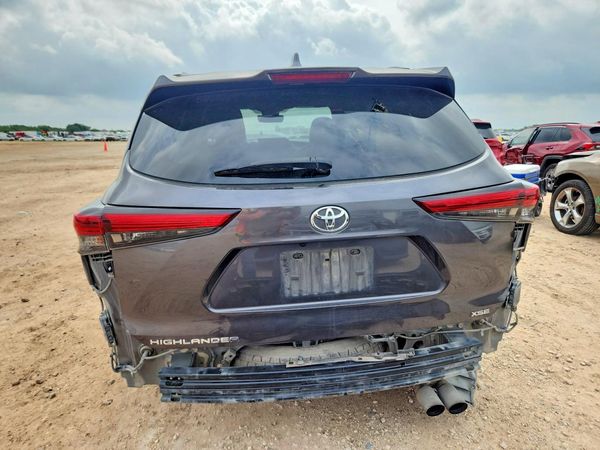 2022 TOYOTA HIGHLANDER