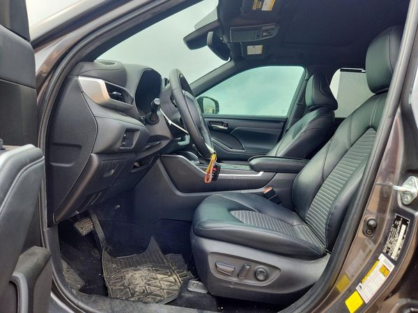 2022 TOYOTA HIGHLANDER