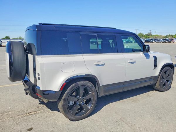 2026 LAND ROVER DEFENDER 110 X-Dynamic SE