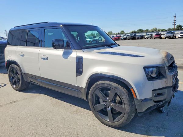 2026 LAND ROVER DEFENDER 110 X-Dynamic SE