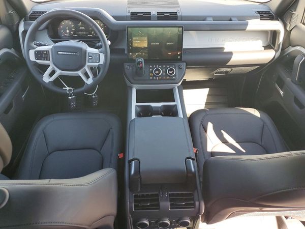 2026 LAND ROVER DEFENDER 110 X-Dynamic SE