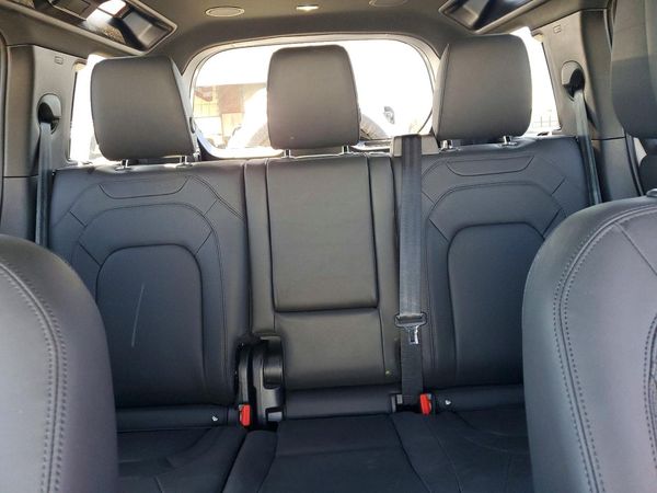 2026 LAND ROVER DEFENDER 110 X-Dynamic SE