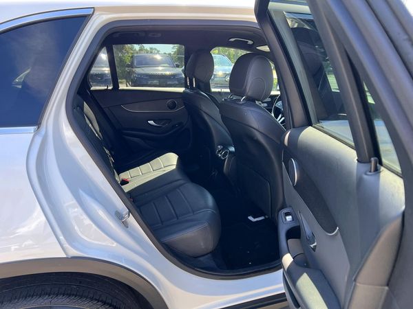 2020 MERCEDES-BENZ GLC GLC300
