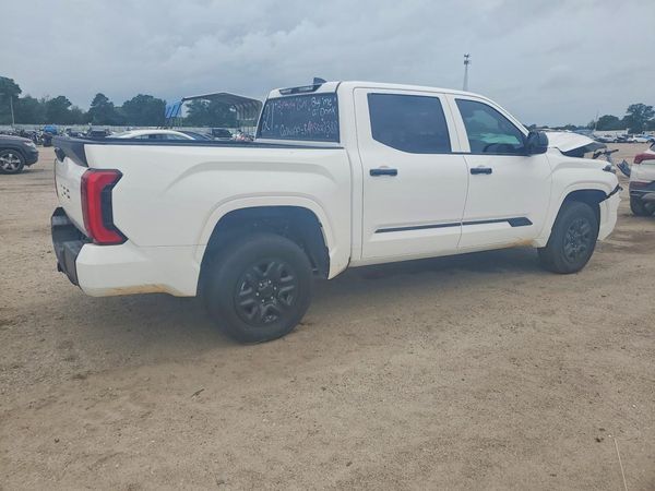 2026 TOYOTA TUNDRA SR