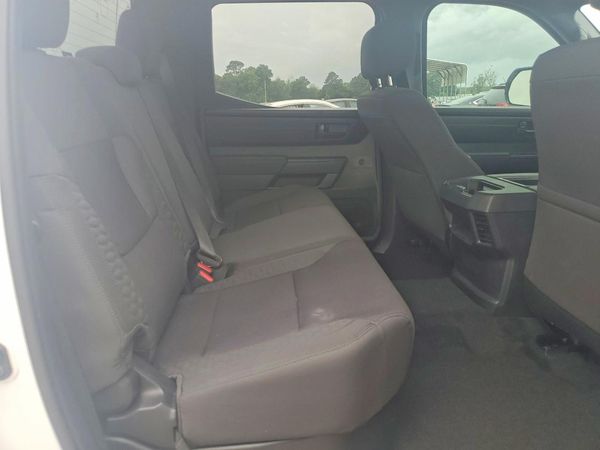 2026 TOYOTA TUNDRA SR