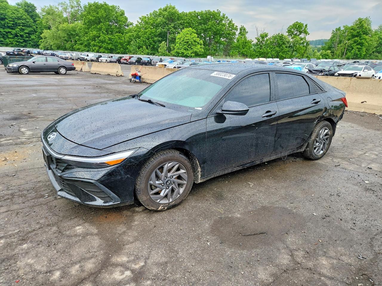 2024 HYUNDAI ELANTRA Blue