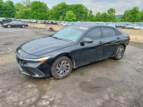 2024 HYUNDAI ELANTRA