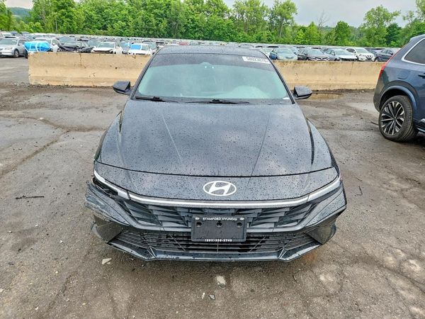 2024 HYUNDAI ELANTRA Blue