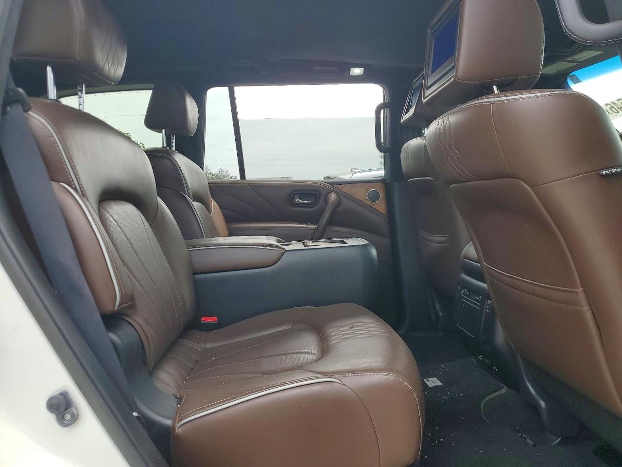 2015 INFINITI QX80