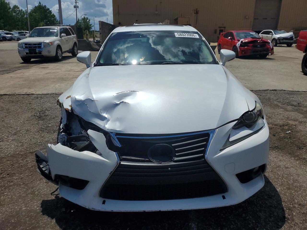 2016 LEXUS IS 200t