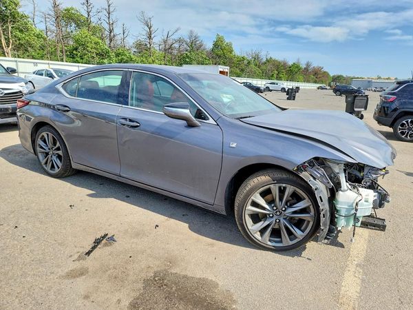 2019 LEXUS ES