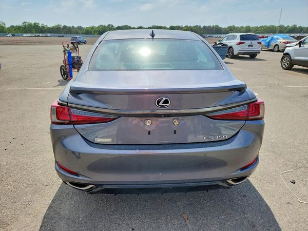 2019 LEXUS ES