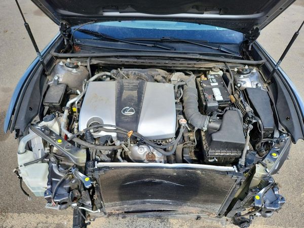 2019 LEXUS ES