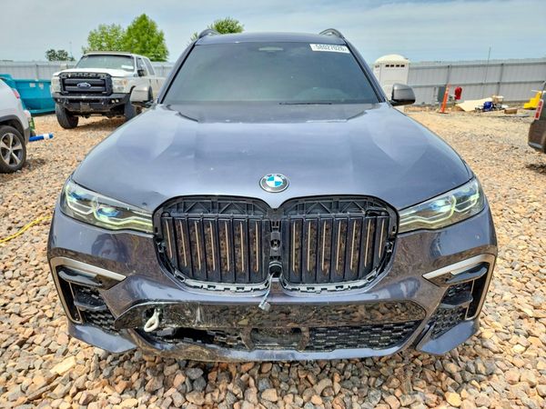 2021 BMW X7