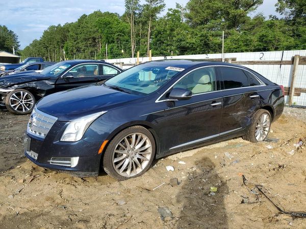 2013 CADILLAC XTS Platinum Collection