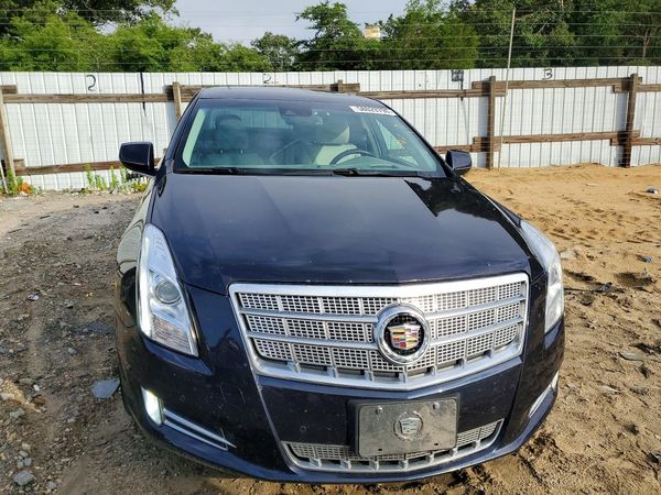 2013 CADILLAC XTS Platinum Collection