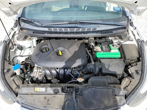 2015 HYUNDAI ELANTRA GLS(Middle)