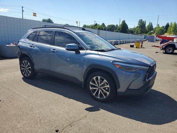 2022 TOYOTA COROLLA CROSS XLE