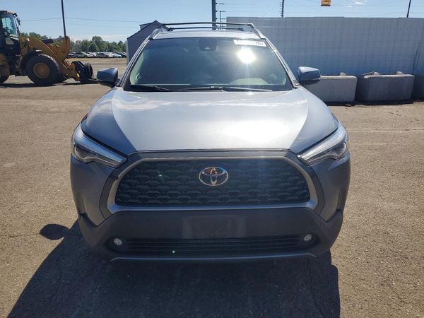 2022 TOYOTA COROLLA CROSS XLE