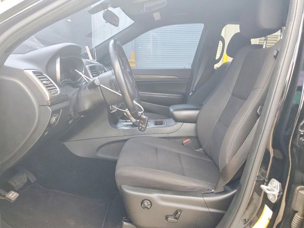 2019 JEEP GRAND CHEROKEE LAREDO 4X2