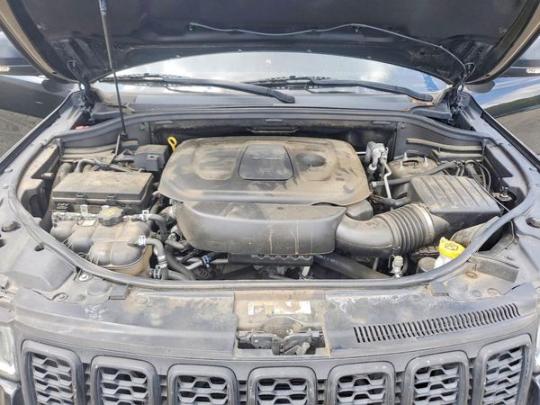 2019 JEEP GRAND CHEROKEE LAREDO 4X2