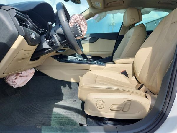2019 AUDI A4 quattro Premium