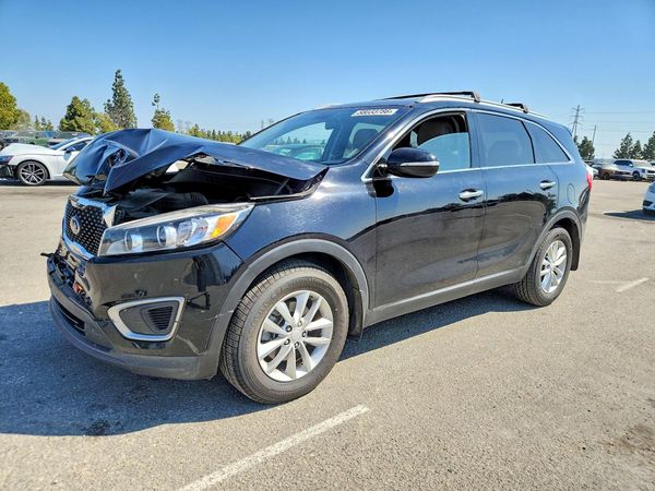 2016 KIA SORENTO L / LX