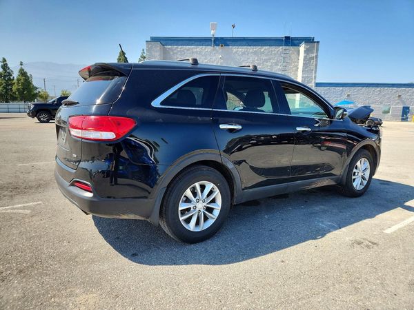 2016 KIA SORENTO L / LX