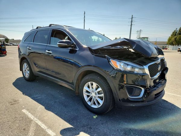 2016 KIA SORENTO L / LX