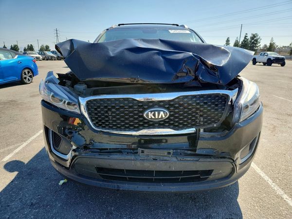 2016 KIA SORENTO L / LX