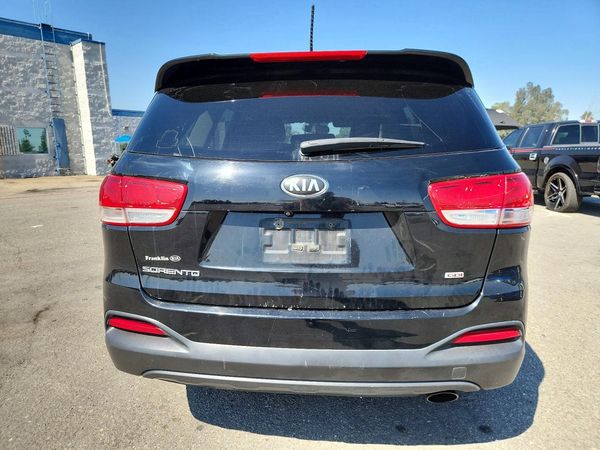 2016 KIA SORENTO L / LX